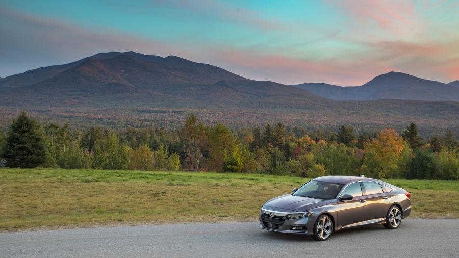  Honda Accord Touring Hybrid 2017 года  (NA) (фото 71 из 170)